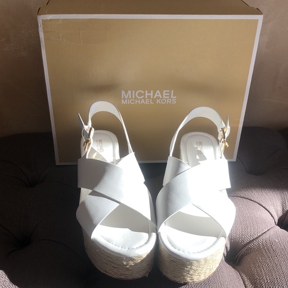Michael Kors platform flats. Size 9M - Picture 2 of 6